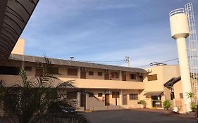 Hotel Portela III - Aprox 600m do Thermas dos Laranjais e Hot Beach